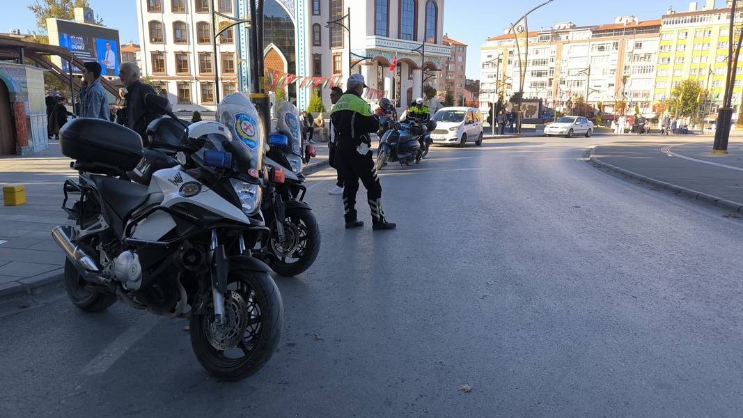 Kütahya’da motosiklet ve emniyet kemeri denetimi