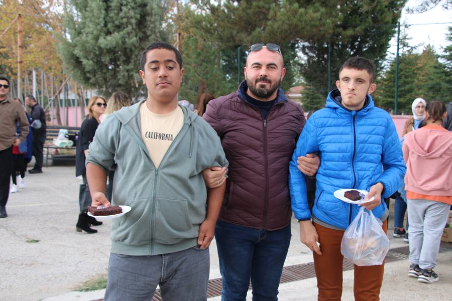 Kütahya’da özel öğrenciler için kermes