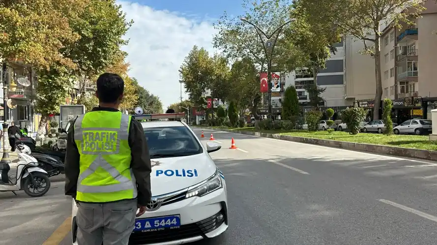 Kütahya’da trafik polisleri, trafikte