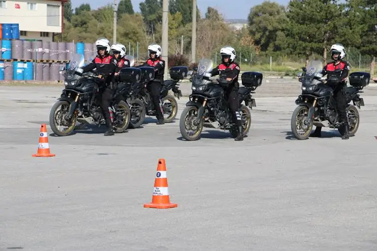 Kütahya’da Yunus Timlerinin zorlu eğitimi 
