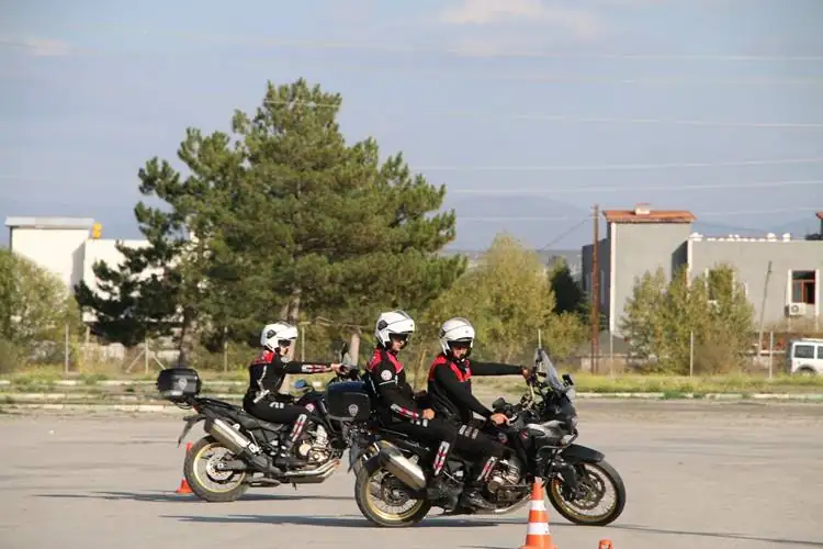 Kütahya’da Yunus Timlerinin zorlu eğitimi 
