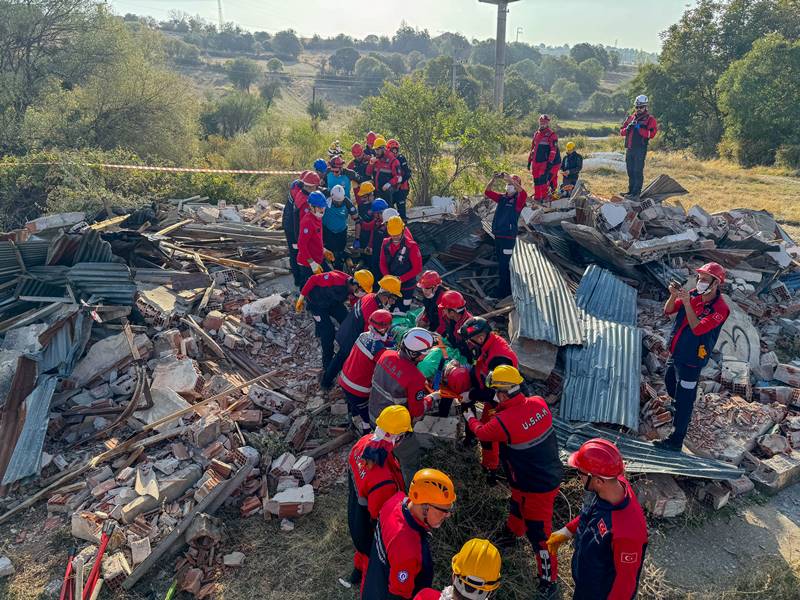 Uşak'ta 6 saat süren deprem tatbikatı gerçekleştirildi